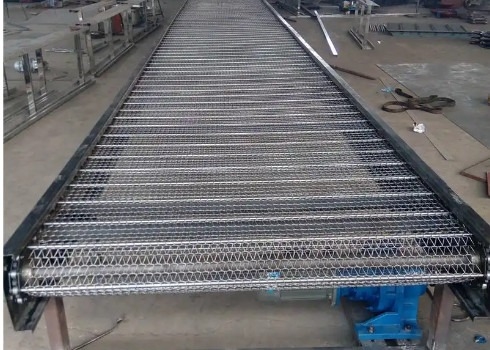Hệ thống băng tải làm mát dọc SS Chain Mesh Băng tải Belt Plain Weave Rustproof